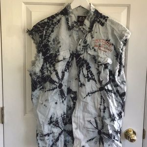 70th Annual Sturgis Rally sleeveless button down.  XL!